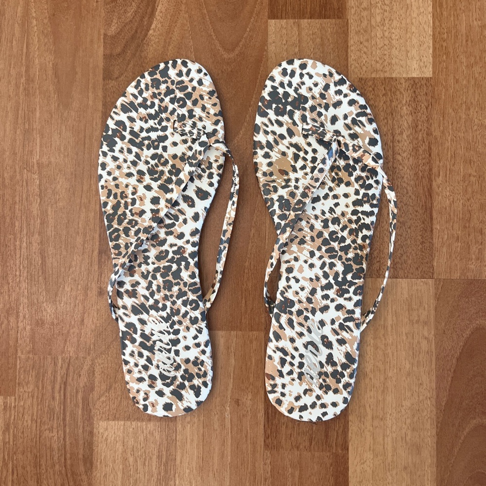 Aerie Sandals-Worn once. Women’s size 9.